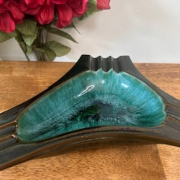 Blue Mountain Pottery Ashtray Triangular Green Black Glaze Canadian Vintage Drip - Picture 3 of 4